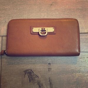 DKNY Continental Wallet